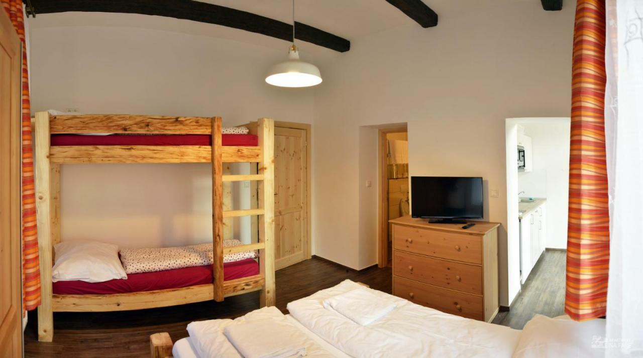 בילה Apartmany Na Fare מראה חיצוני תמונה